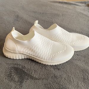 Women’s Tennis Slip On Walking Sneakers NEW